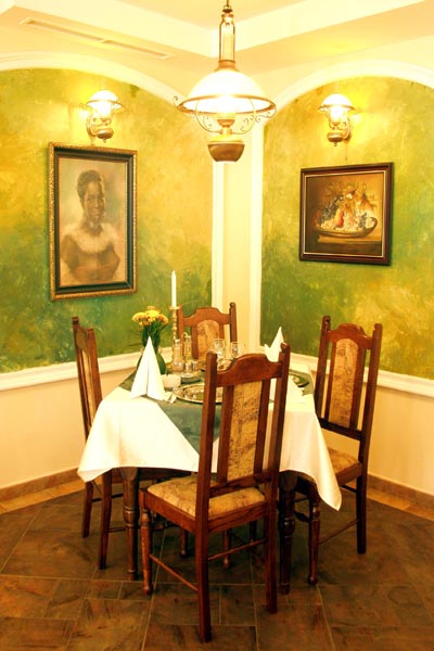 restaurant12